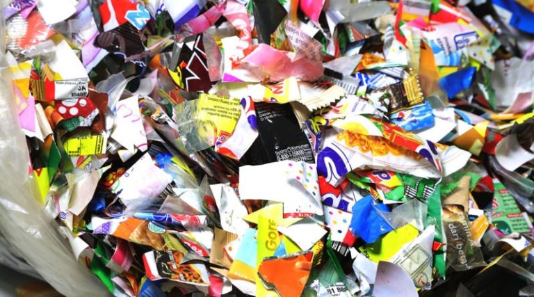 Phasing Out Non-Recyclable Plastics – The Road to a Cleaner Future